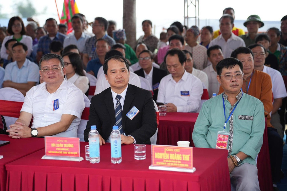 Dự buổi lễ có ông Nguyễn Hoàng Thư, Tỉnh ủy viên, Bí thư Đảng ủy, Chủ tịch Hội đồng nhân dân xã; ông Quách Anh Tuấn, Phó Bí thư Thường trực Đảng ủy; ông Nguyễn Khắc Long, Chủ tịch Ủy ban nhân dân xã.