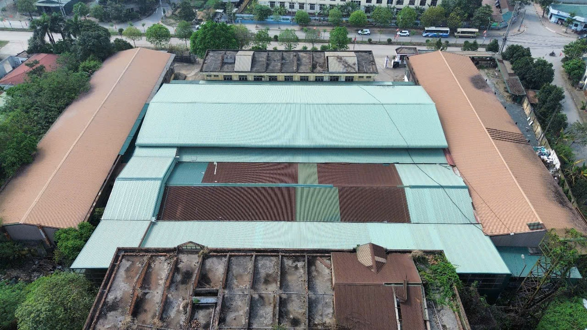 View - Cận cảnh nhà xưởng sản xuất nhôm kính trái phép ở Hà Nội | Báo Tri thức và Cuộc sống - TIN TỨC PHỔ BIẾN KIẾN THỨC 24H