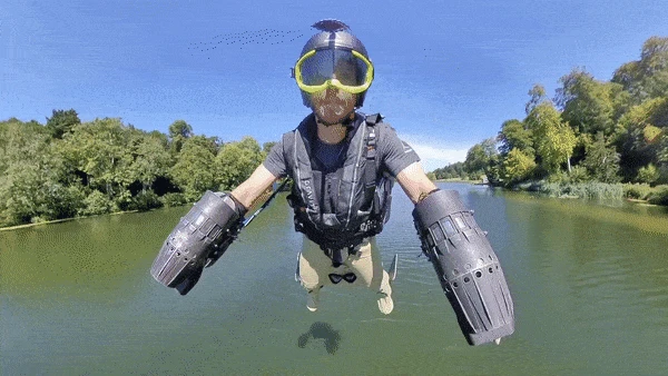 Video: Thử nghiệm bộ đồ bay biến bạn thành Iron Man