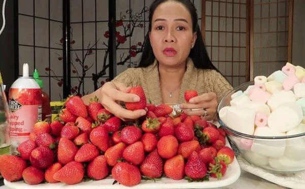 Top 5 mukbang Youtuber Việt kiếm tiền khủng chỉ nhờ ngồi ăn 