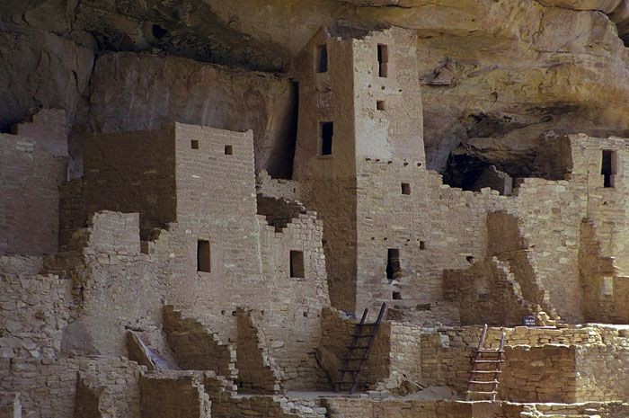 5. Một số giả thuyết cho rằng họ di cư hàng loạt. Các nhà nghiên cứu tin rằng người Anasazi rời bỏ quê hương để đến những vùng đất giàu tài nguyên hơn ở Arizona và New Mexico. Ảnh: Pinterest.