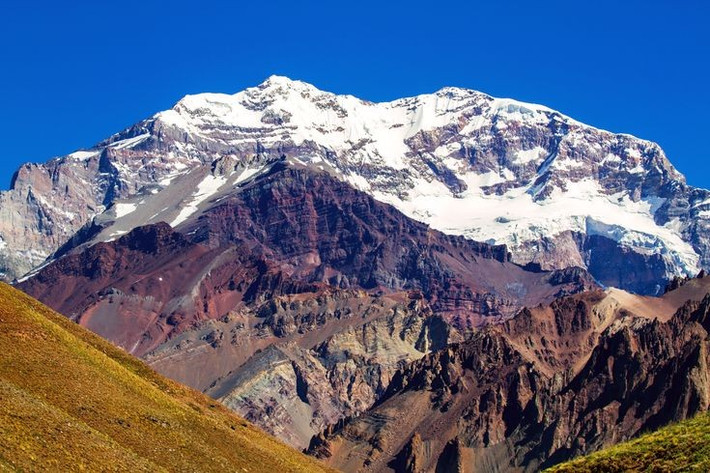 1. Là đỉnh núi cao nhất châu Mỹ. Với độ cao 6.961 mét so với mực nước biển, Aconcagua là đỉnh núi cao nhất ở cả Bắc và Nam Mỹ, đồng thời cao nhất ngoài khu vực Himalaya. Ảnh: Pinterest.