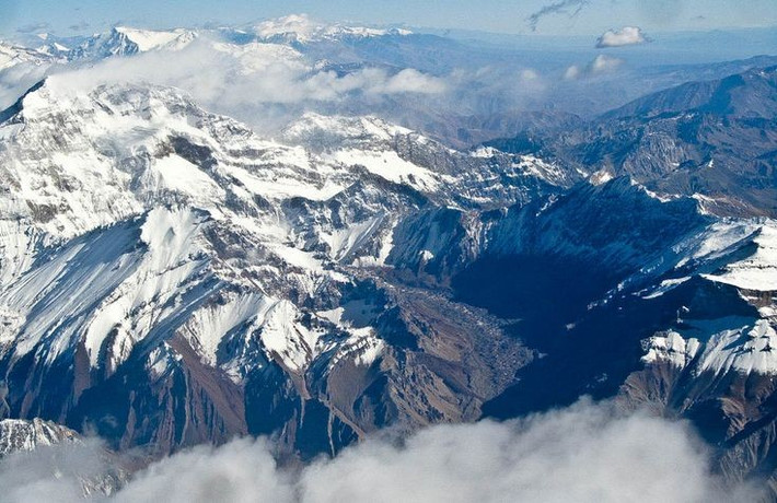 5. Có khí hậu đa dạng đáng kinh ngạc. Từ sa mạc khô cằn Atacama đến rừng mây ẩm ướt và các đỉnh núi phủ tuyết, Andes trải dài qua nhiều vùng khí hậu khác nhau. Ảnh: Pinterest.