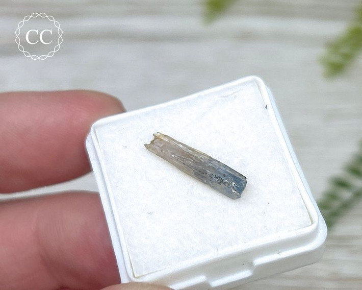 Được coi là viên đá năng lượng. Một số người tin rằng jeremejevite mang lại sự bình an và tập trung tinh thần, dù công dụng này chưa được khoa học kiểm chứng. Ảnh: Pinterest.