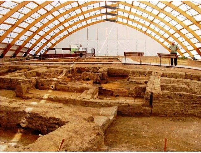 Được UNESCO công nhận là Di sản Thế giới. Từ năm 2012, Çatalhöyük được bảo vệ như một minh chứng quý giá về bước ngoặt văn minh nhân loại. Ảnh: Pinterest.