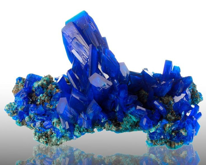 5. Có thể được tạo ra theo cách nhân tạo. Nhiều mẫu Chalcanthite đẹp mắt trong bảo tàng và bộ sưu tập thực chất là tinh thể được “nuôi” trong phòng thí nghiệm. Ảnh: Pinterest.