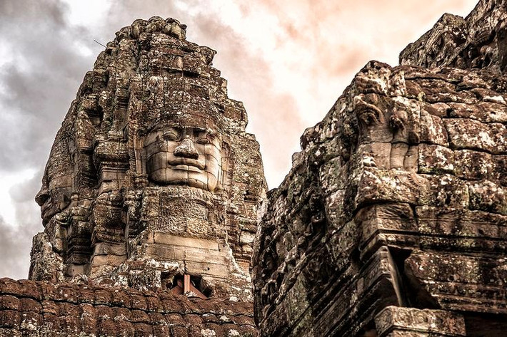 7. Di sản thế giới. Ngày nay, Angkor Thom cùng Angkor Wat được UNESCO công nhận là Di sản Thế giới, thu hút hàng triệu du khách mỗi năm. Ảnh: Pinterest.