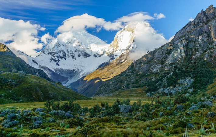 3. Nơi đây có ngọn núi cao nhất ngoài châu Á. Đỉnh Aconcagua ở Argentina cao 6.961 mét, là đỉnh cao nhất châu Mỹ và ngoài hệ thống Himalaya. Ảnh: Pinterest.