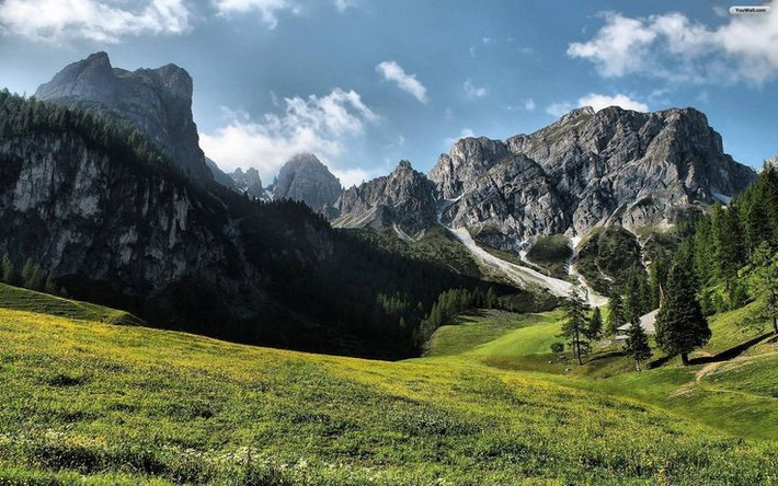 6. Có nhiều công viên quốc gia nổi tiếng. Các công viên như Yellowstone, Glacier và Rocky Mountain đều nằm trong khu vực dãy Rockies, thu hút hàng triệu du khách mỗi năm. Ảnh: Pinterest.