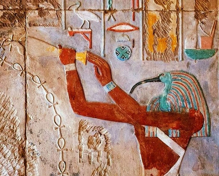 8. Thoth ảnh hưởng đến nhiều hệ thống huyền học sau này. Trong văn hóa Hy Lạp và La Mã, Thoth được đồng nhất với thần Hermes, và là nguồn cảm hứng cho nhiều truyền thống huyền bí. Ảnh: Pinterest.