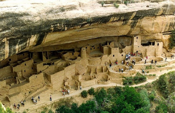 2. Thời kỳ hưng thịnh của họ kéo dài hơn 1.000 năm. Người Anasazi phát triển mạnh từ khoảng năm 100 đến 1300, với hệ thống nông nghiệp, thương mại và tôn giáo phức tạp. Ảnh: Pinterest.