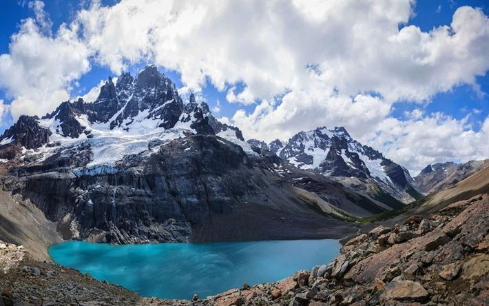  1. Dãy Andes là dãy núi dài nhất thế giới. Dài khoảng 7.000 km, Andes chạy dọc theo bờ tây Nam Mỹ, xuyên qua 7 quốc gia từ Venezuela đến Chile. Ảnh: Pinterest.