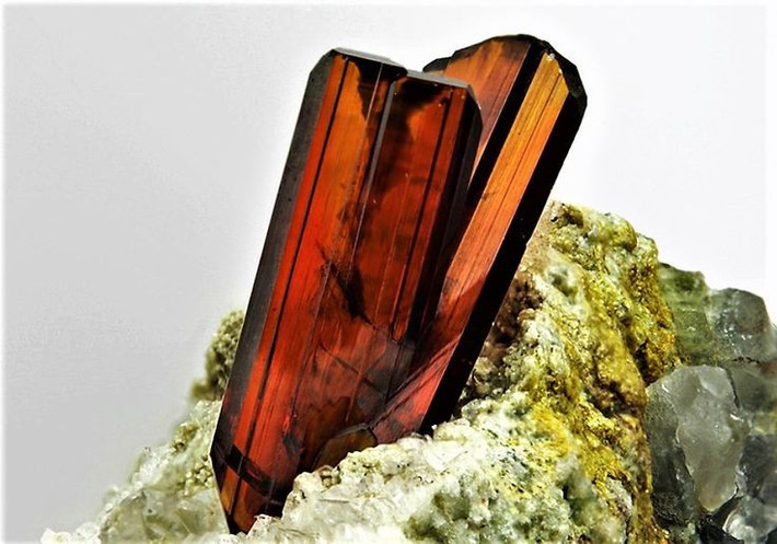 2. Được đặt tên theo một nhà khoáng vật học. Tên “Brookite” nhằm vinh danh Henry James Brooke, nhà khoáng vật học người Anh thế kỷ 19. Ảnh: Pinterest.