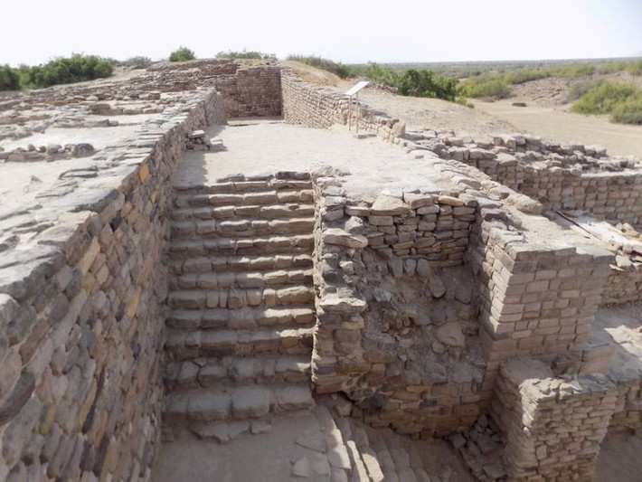 Được UNESCO công nhận Di sản Thế giới. Năm 2021, Dholavira chính thức được đưa vào danh sách Di sản Thế giới vì giá trị khảo cổ đặc biệt. Ảnh: Pinterest.