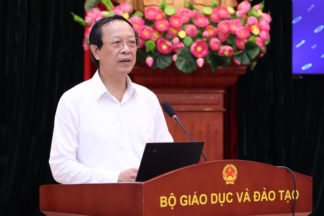 Thứ trưởng Bộ GD&ĐT Phạm Ngọc Thưởng tại buổi công bố phổ điểm thi tốt nghiệp. img-6973.jpg
