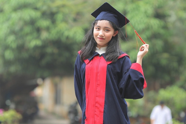 Ngô Thu Hà, cựu học sinh Trường THPT chuyên Hùng Vương, Phú Thọ từng là thủ khoa khối B00 6 năm trước. ngo-thu-ha-thu-khoa-khoi-b.jpg