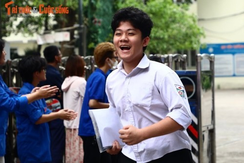 Thí sinh tham dự kỳ thi vào lớp 10 tại Hà Nội. thi-vao-lop-10.jpg