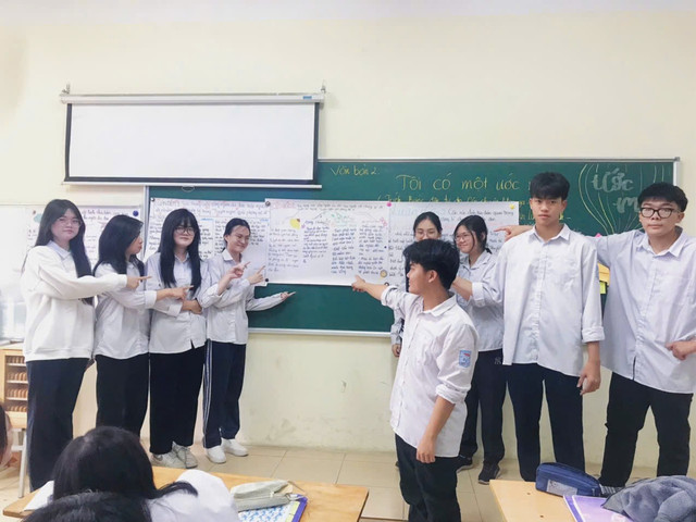 Từ ngại học, các em dần được truyền tình yêu đối với môn Văn. Ảnh: NVCC. 3.jpg