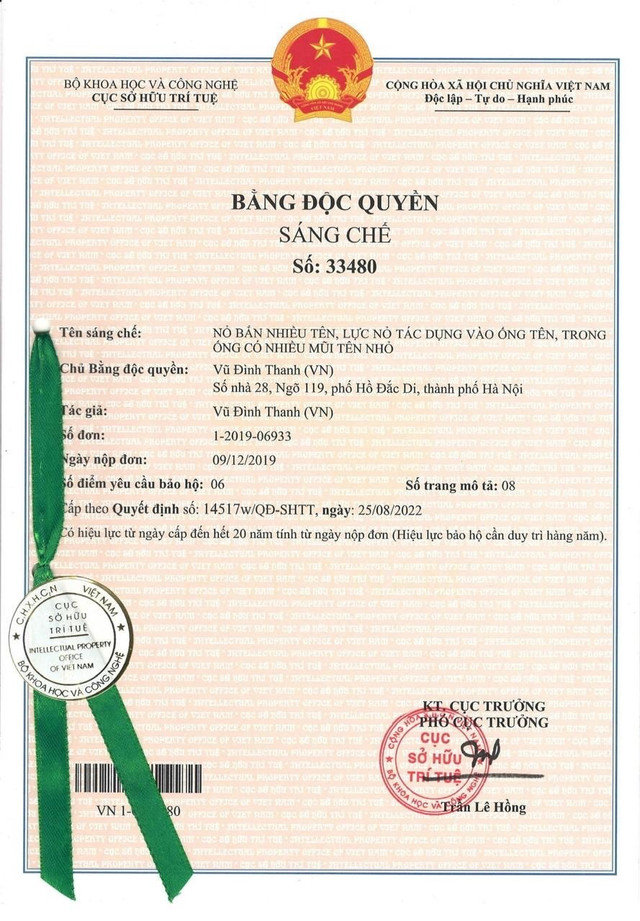 Sáng chế "Nỏ thần bắn nhiều tên, lực nỏ tác dụng vào ống tên, ống có nhiều mũi tên nhỏ" của Kỹ sư Vũ Đình Thanh đã được Cục Sở hữu Trí tuệ cấp bằng sáng chế độc quyền năm 2022. Ảnh: NVCC. ky-su-viet-phuc-dung-no-than-ban-van-ten-nhu-truyen-thuyet-hinh-3.jpg