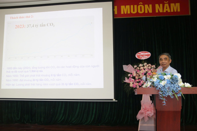 PGS.TS Đoàn Đình Phương (Viện Khoa học Vật liệu). Ảnh: Mai Loan. hydro.jpg