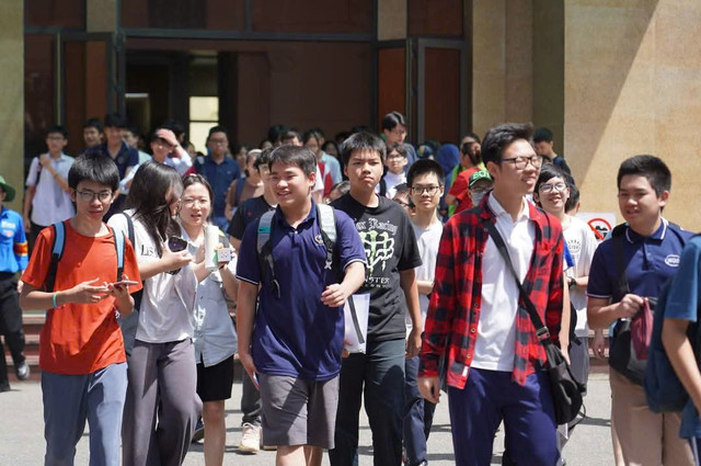 Thí sinh tham dự Kỳ thi vào lớp 10, Trường THPT chuyên Khoa học Tự nhiên (ĐH Khoa học Tự nhiên, ĐH Quốc gia Hà Nội). Ảnh: HUS. thi-chuyen-khtn.jpg