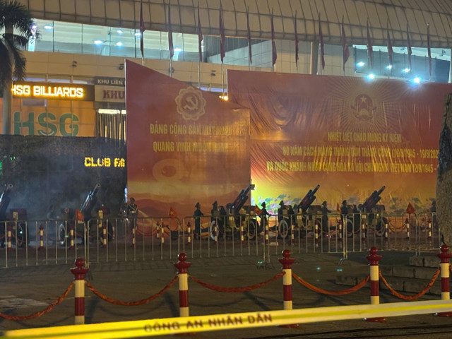 Đây là màn khai hỏa đặc biệt, đồng bộ chương trình sơ duyệt cấp Nhà nước Lễ kỷ niệm 80 năm Quốc khánh 2/9 và Cách mạng Tháng Tám. 2-311.jpg