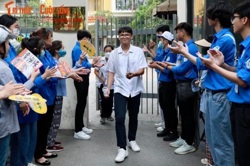 Thí sinh tham dự kỳ thi vào lớp 10 tại Hà Nội. thi-vao-lop-10.jpg