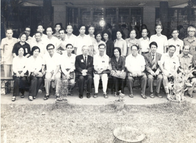 Các đại biểu tham dự đại hội thành lập LHH TP.Hồ Chí Minh (GS Trần Đại Nghĩa - người ngồi thứ 5 từ trái qua). Ảnh tư liệu. tran-dai-nghia-2.jpg