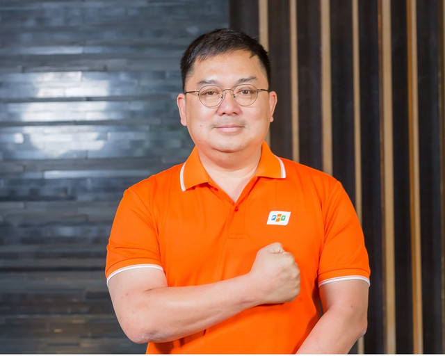 Người thầy truyền lửa Hoàng Nam Tiến. ong-tien.png