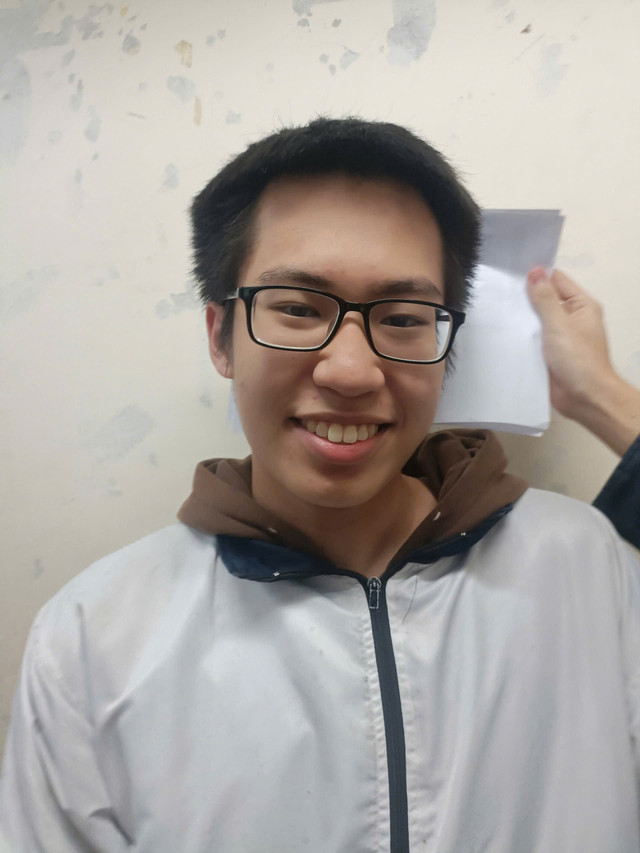 Mẹ Thủ khoa chia sẻ, Quyết không thích chụp ảnh, nên các bức ảnh của con rất hiếm hoi. Ảnh: NVCC. z6809818508259-054750791a7d861be3d340e19e6321a1.jpg