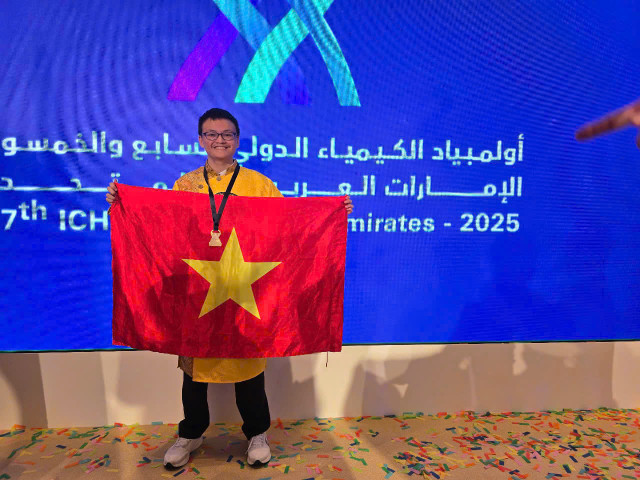 Nguyễn Hoàng Khôi, học sinh lớp 12 chuyên Hóa, Trường THPT Chuyên Đại học Sư phạm Hà Nội, chủ nhân Huy chương Vàng ICHO 2025. nguyen-hoang-khoi.jpg