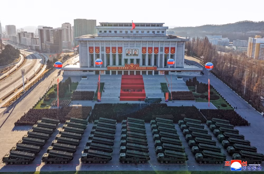 Phát biểu tại buổi lễ bàn giao, Chủ tịch Triều Tiên Kim Jong-un khẳng định dòng pháo phản lực phản lực cỡ 600 mm mới là "độc nhất vô nhị" trên thế giới và cho biết đây là vũ khí phù hợp cho các cuộc tấn công đặc biệt, cụ thể là các sứ mệnh chiến lược. Cụm từ "sứ mệnh chiến lược" thường được phía Triều Tiên dùng để chỉ việc sử dụng vũ khí hạt nhân.