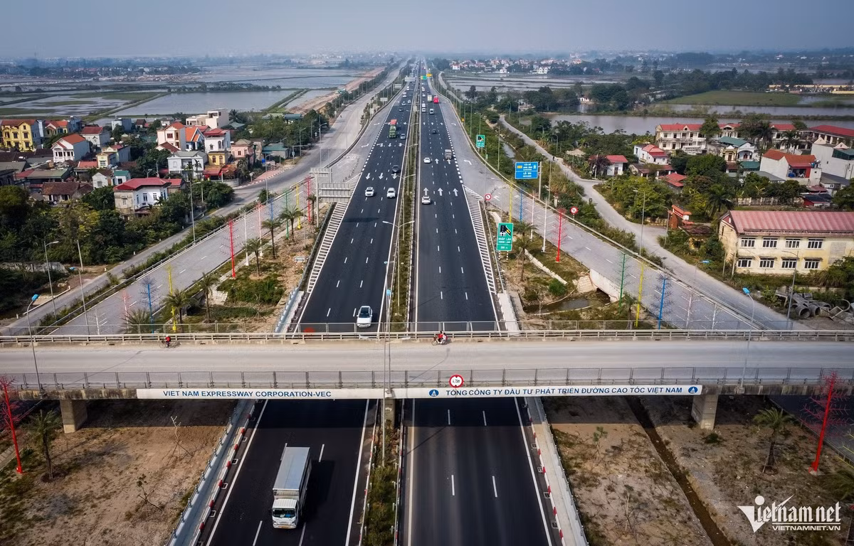 Nút giao Phú Thứ có ý nghĩa quan trọng trong việc từng bước hoàn thiện đồng bộ mạng lưới giao thông quốc gia, góp phần thực hiện quy hoạch vùng Thủ đô và quy hoạch tỉnh Ninh Bình.