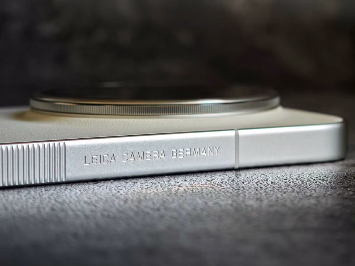 Sự việc bắt nguồn từ một video "mổ bụng" chiếc Xiaomi 17 Ultra phiên bản Leica được đăng tải trên mạng xã hội.