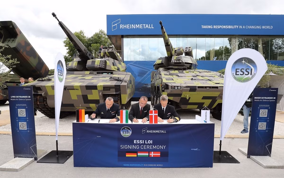 Tuy nhiên, Tổng giám đốc điều hành của Rheinmetall, Armin Papperger, cho biết thỏa thuận tiềm năng này có giá trị từ 6 đến 8 tỷ euro (6,9 đến 9,2 tỷ đô la) cho "một số lượng lớn" hệ thống. Có thể Đức sẽ không biên chế hết số lượng này và sẽ sử dụng một phần cho xuất khẩu, Thụy Sĩ là một trong những nước đặt hàng đầu tiên. Với khối lượng lớn đặt hàng như vậy được giới quân sự Đức gọi là "Trao huân chương Quân sự" (Major German Military Order).