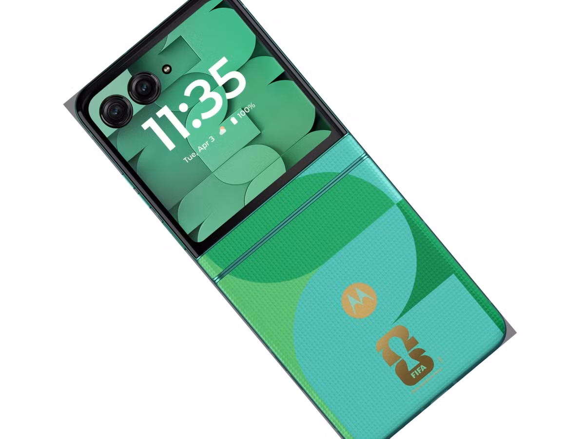 Năm chiếc Motorola Razr 2025 phiên bản FIFA World Cup 2026 sẽ được trao tặng tại CES 2026. (Nguồn ảnh: Evan Blass)