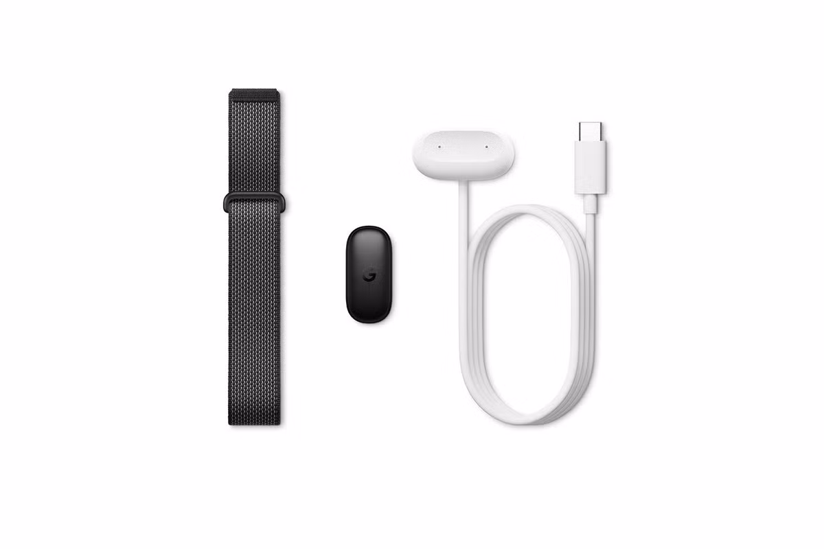 Vì không có màn hình tiêu hao pin, Fitbit Air có thể hoạt động đến một tuần sau mỗi lần sạc. Chỉ cần sạc nhanh năm phút là đủ năng lượng cho cả ngày sử dụng.