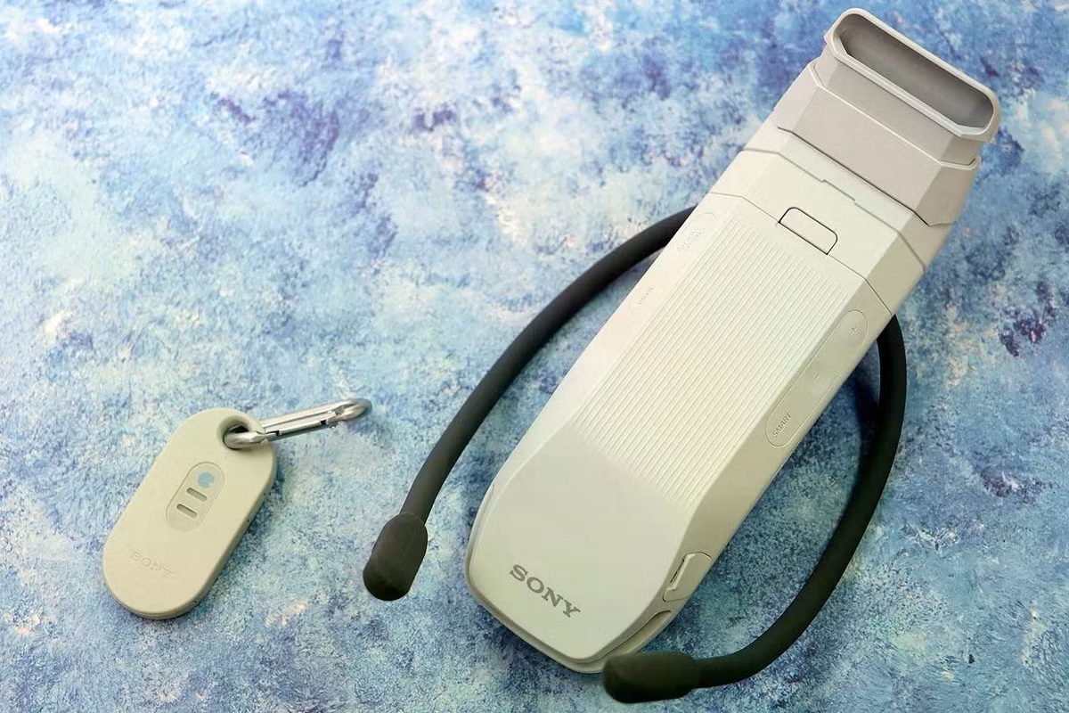 Reon Pocket Pro Plus cũng đi kèm với phụ kiện riêng, đó là Pocket Tag thế hệ thứ hai, nhỏ hơn so với phiên bản tiền nhiệm và có chức năng theo dõi nhiệt độ và độ ẩm môi trường xung quanh.