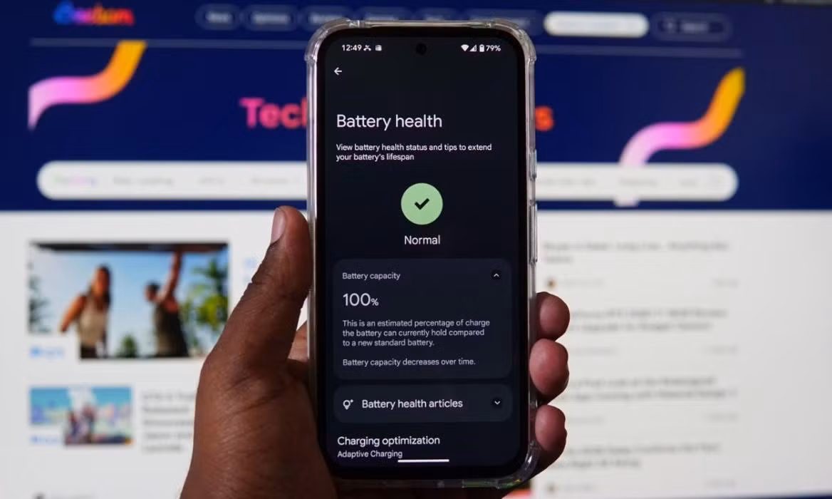 Google đang thêm chỉ báo tình trạng pin cho người dùng Pixel 8a và các thiết bị Pixel mới hơn (nhưng không phải Pixel 8 và 8 Pro), và các thiết bị Pixel 5 trở lên sẽ có tính năng trợ năng mới thông qua ứng dụng Magnifier. Bạn có thể sử dụng Magnifier để mô tả những gì bạn đang tìm kiếm và sau đó ứng dụng sẽ làm nổi bật mục nếu có sự trùng khớp và cung cấp cho bạn phản hồi thông qua xúc giác.