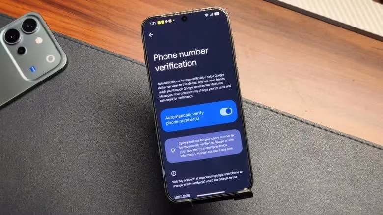 Nhiều người bất ngờ với hành vi tự ý liên kết số điện thoại của Google. Ảnh: SLASHGEAR