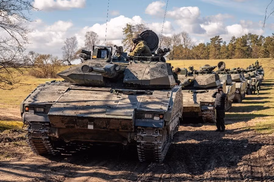 Cuộc xung đột Ukraine từ lâu đã chuyển sang chiến tranh vị trí và tiêu hao. Thực tế này gây ảnh hưởng rất lớn đến việc sử dụng nhiều loại vũ khí, từ pháo binh cho đến xe bọc thép.
