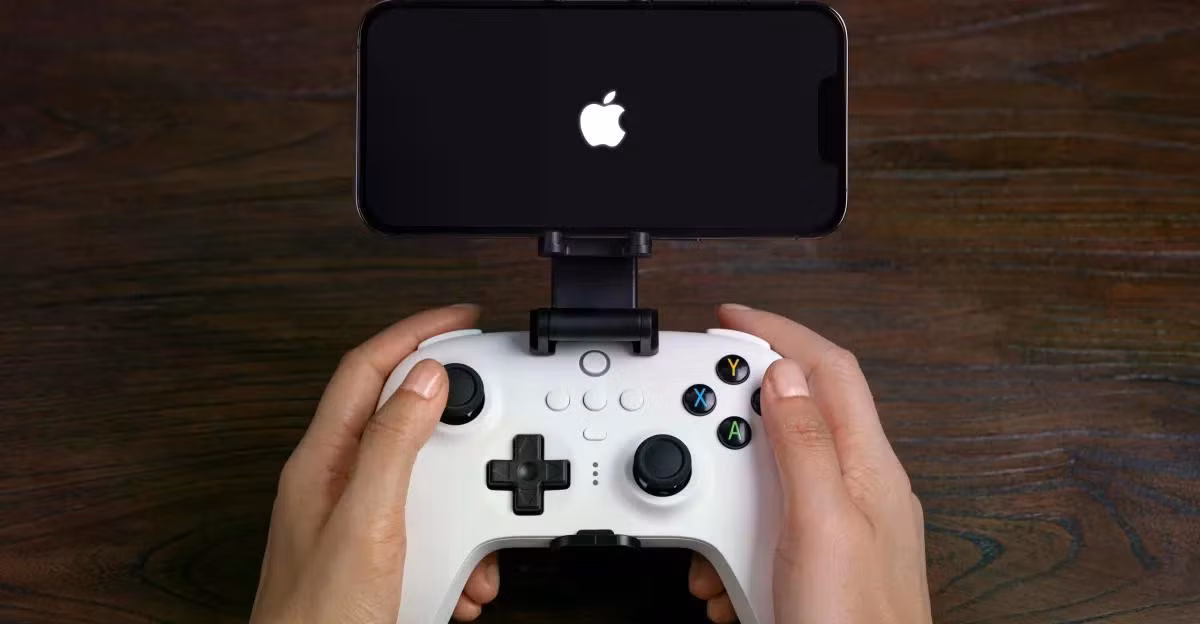 4-ultimate-24-whit-iphone.jpg