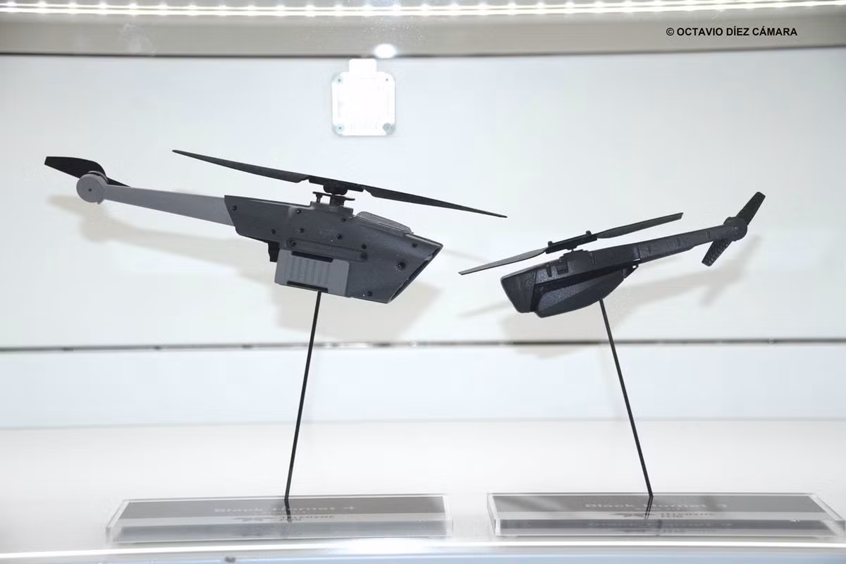 Nền tảng này tương thích với nano-drone Black Hornet 4 và hỗ trợ các module nhiệm vụ tùy chọn nặng 100 gram (0,22 pound), bao gồm cả các tải trọng trong tương lai để phát hiện chất nguy hại.