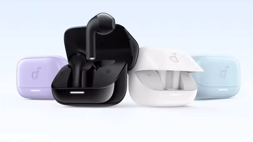 Anker Soundcore K20i sở hữu thiết kế case đóng mở khá lạ, phần housing ngắn, đeo bám khá tốt, chất liệu nhựa trơn.