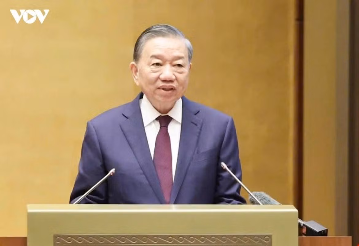 Tổng Bí thư, Chủ tịch nước Tô Lâm phát biểu chỉ đạo tại Hội nghị nghiên cứu, học tập, quán triệt và triển khai thực hiện nghị quyết Hội nghị Trung ương 4, khóa XIV, sáng 16/10.