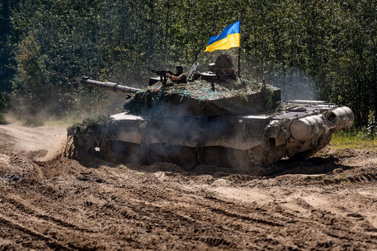  Challenger 2 TES Megatron là minh chứng cho triết lý thiết kế của Anh: ưu tiên khả năng bảo vệ và độ tin cậy hơn tính cơ động. Với lớp giáp Chobham/Dorchester, pháo L30A1 chính xác và các hệ thống điện tử tân tiến, xe tăng Challenger 2 TES Megatron là một cỗ máy chiến đấu đáng gờm, nhưng không phải là bất khả chiến bại.