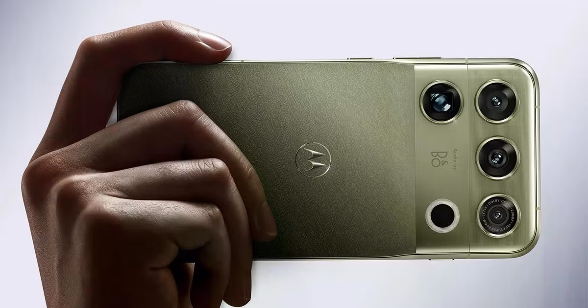 assets-2026-09-1789753080-motorola-signature-27-image-10-embargo-sep-22-10am-ht-1pm-pt.jpg