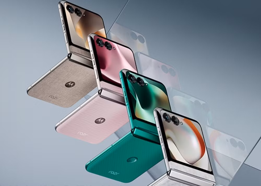 Để so sánh, Motorola đã giới thiệu Razr 60 vào năm ngoái với giá 799 euro tại khu vực Euro, bắt đầu với RAM 8GB và bộ nhớ trong 256GB. Năm nay, Razr 70 đã có mặt trên cùng thị trường với giá 869 euro, tăng thêm 8,7%. Đổi lại, Motorola nâng cấp chiếc Razr cấp thấp của mình ở một vài khía cạnh, gồm pin và camera. ​