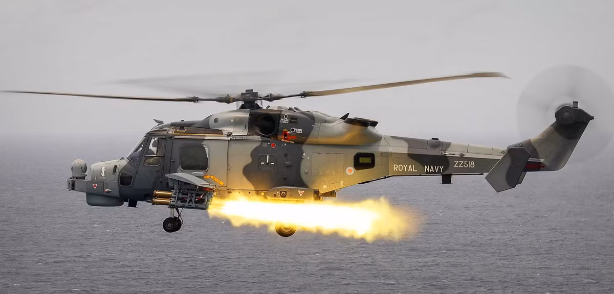hms-defender-test-fires-martlet-missile.jpg