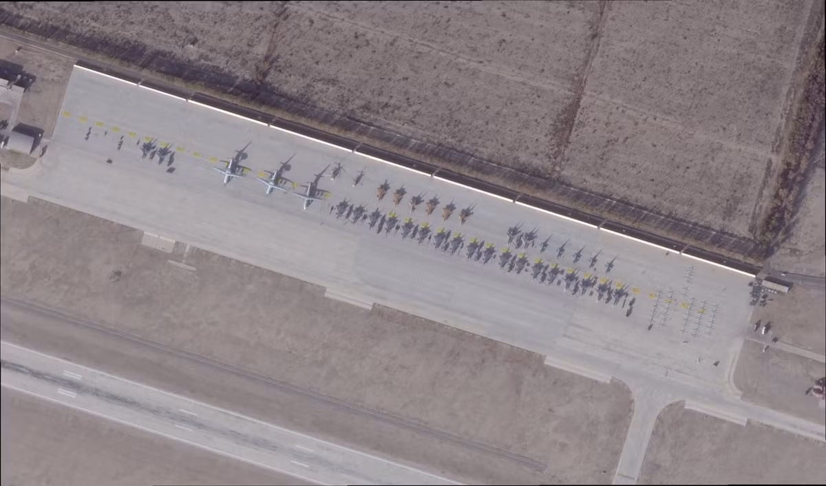 Bắc Kinh đang tích cực phát triển nhiều loại UAV dạng cánh bay với các kích cỡ khác nhau, bao gồm cả UAV HALE cỡ lớn, nhằm thực hiện đa dạng nhiệm vụ như trinh sát, giám sát, thu thập thông tin tình báo và tấn công. Trong nhiều năm qua, đây là lĩnh vực có khả năng bùng nổ đầu tư mạnh mẽ nhất của ngành công nghiệp hàng không Trung Quốc.